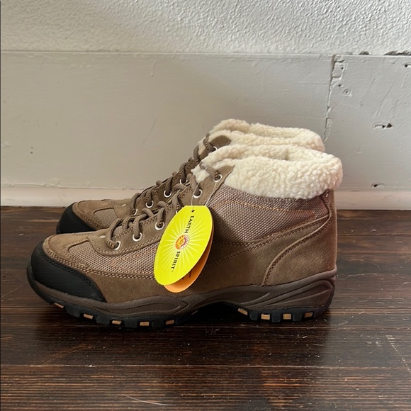 Earth Spirit Shoes - NWT Earth Spirit Portland Women’s Hiking Boots Size 10